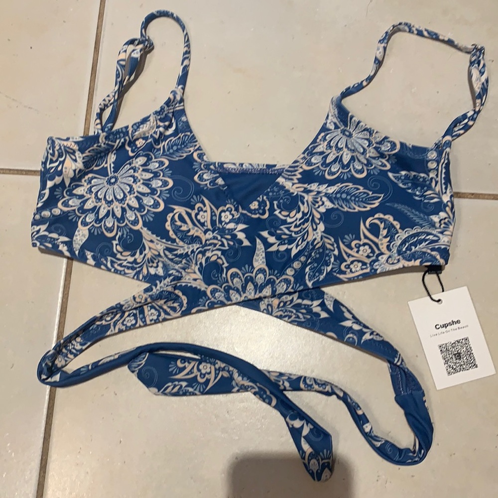 Cupshe bathing suit top